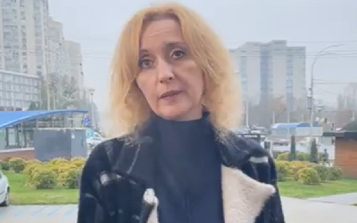 Команда Довженко-Центру не пустила нову очільницю до приміщення