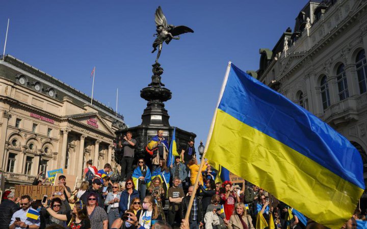 Опитування: понад 70% громадян ЄС підтримують санкції проти Росії та посилення військового потенціалу блоку