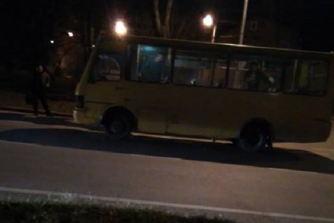 Во Львове обстреляли маршрутку с пассажирами