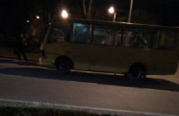 Во Львове обстреляли маршрутку с пассажирами