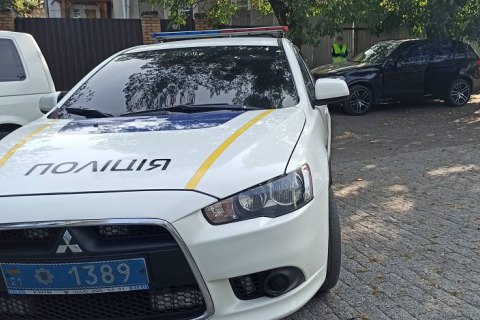 В центре Харькова неизвестные ранили женщину и скрылись на ее BMW