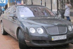 В Одессе авто депутата сбило пешехода, водитель ушел с места аварии