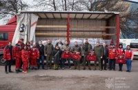 Волонтери передали чергову партію бронежилетів для медиків Донеччини, - Кириленко