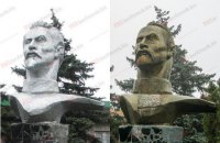 В Бердянске памятник Феликсу Дзержинскому переделали под Максима Кривоноса 