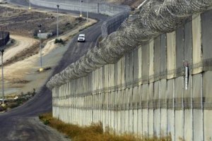 Греция начала строить стену на границе с Турцией