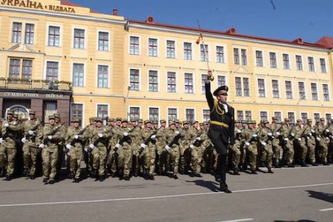 Порошенко и Турчинов поздравили военных с Днем Сухопутных войск