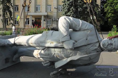 Тука предложил "ЛНР" забрать себе демонтированные памятники Ленину