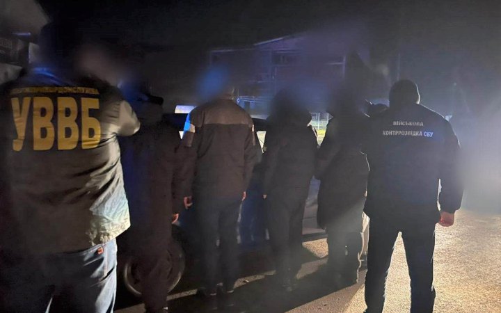 На Закарпатті затримали "на гарячому" зловмисників, які переправляли за кордон утікачів від мобілізації