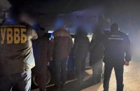 На Закарпатті затримали "на гарячому" зловмисників, які переправляли за кордон утікачів від мобілізації