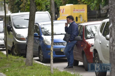 Киев не планирует получать средства за парковку во дворах домов, - КГГА 