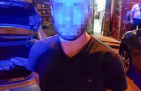 В Киеве водитель такси ударил ножом пассажира из-за политического спора 
