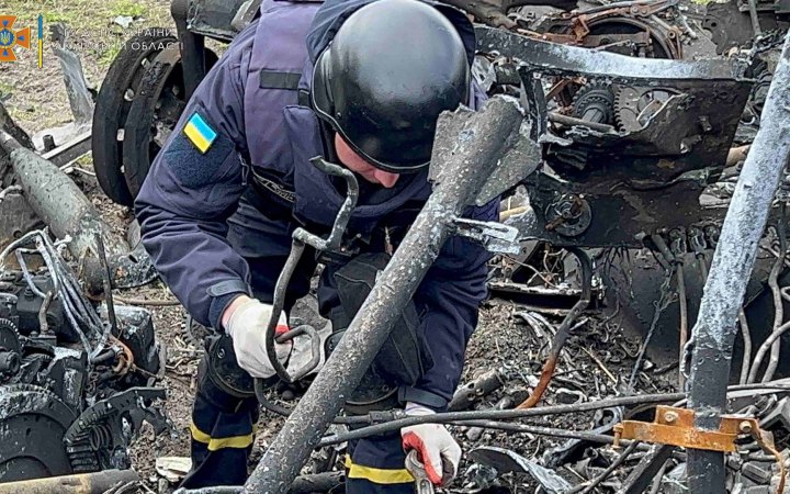 Киян попереджають про звуки вибухів, бо триває розмінування області 