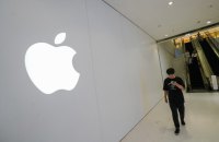 ЗМІ: Трамп хоче, щоб iPhone виробляли в США, але Apple навряд чи піде з Китаю