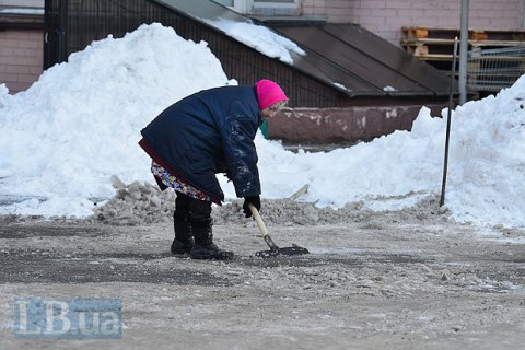 ГСЧС предупредила о гололеде  и  "желтом" уровне опасности из-за порывов ветра