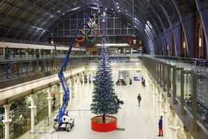 В столице Великобритании установили елку из Lego