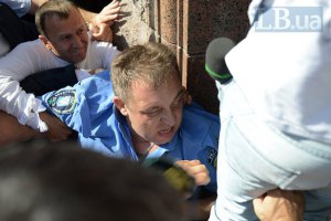 По делу штурма Святошинского РОВД задержан сын главреда журнала "Волонтер"