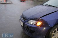 В Киеве по вине женщины-водителя перевернулся автомобиль с четырехлетним ребенком