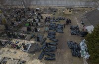 ДСНС з​акликає українців утриматися від відвідування місць поховань у поминальні дні
