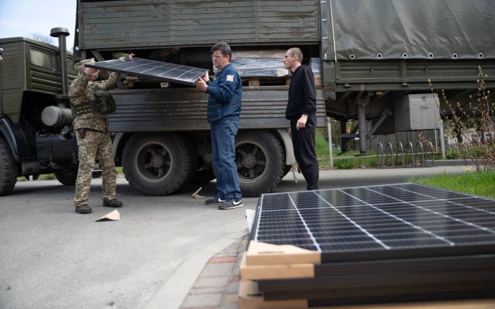 Амбулаторії в Бородянці та Ірпені отримали сонячні панелі та системи збереження енергії Tesla Powerwall, - Федоров