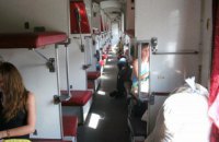 Омелян требует не пускать на маршруты поезда без кондиционеров