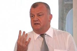 Главный харьковский врач продавал детей за границу, - Власенко