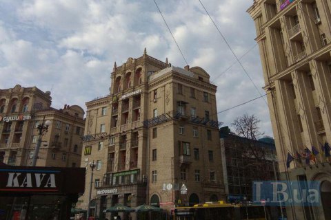 На крыше дома на Майдане Независимости появилась надстройка
