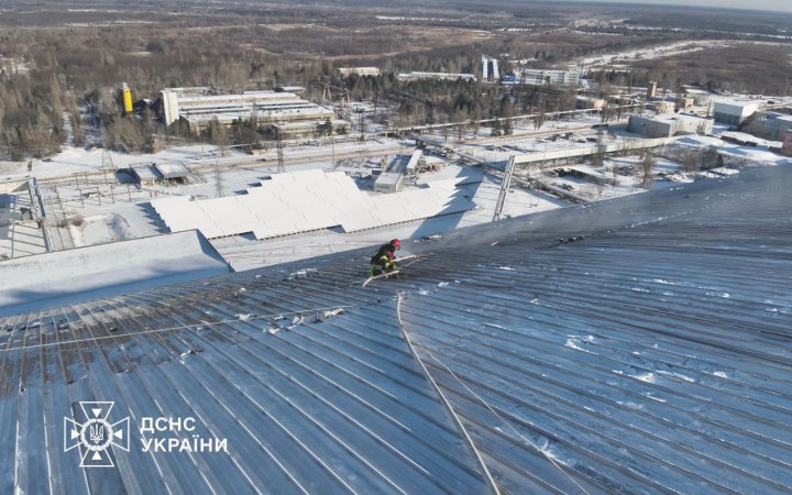 На Чорнобильській АЕС досі триває гасіння осередків тління після удару російського дрона