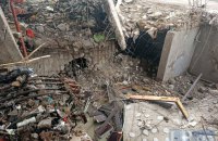 11 людей загинули в багатоповерхівці Дарницького району столиці. Удар зруйнував нижні поверхи і підвал