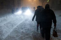 Через снігопади обмежено рух на дорогах у п'яти областях