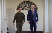 Зеленський просив у Байдена сучасні танки та винищувачі, – Politico