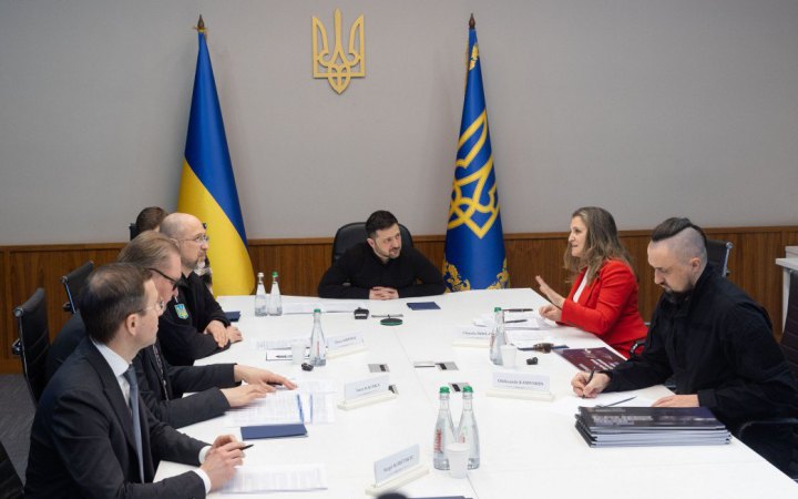 Зеленський закликав міжнародну бізнес-спільноту долучатися до відбудови України та інвестувати в ОПК