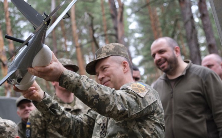 Головком Сирський та міністр оборони Умєров перевірили нову українську зброю