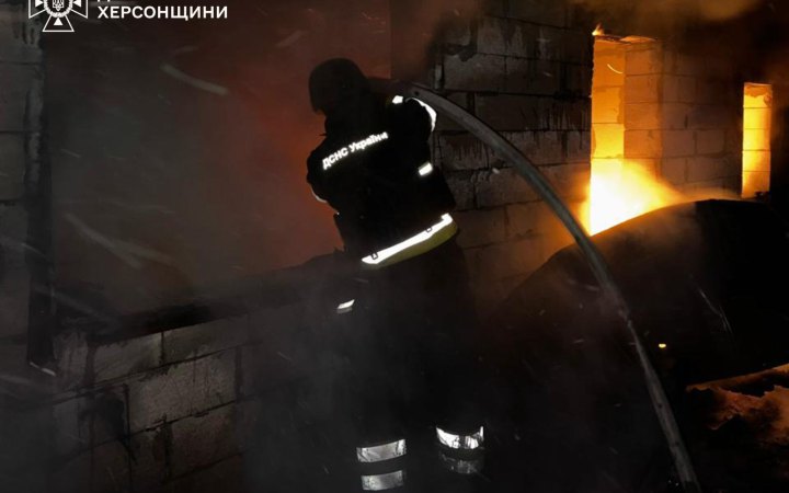 Внаслідок обстрілу Херсона поранена цивільна
