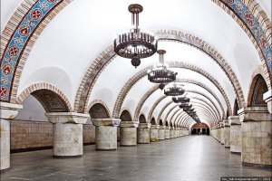 В центре Киева закрыли пять станций метро из-за сообщений о минировании (Обновлено)