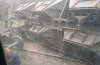 Под Мариуполем сошел с рельсов грузовой состав 