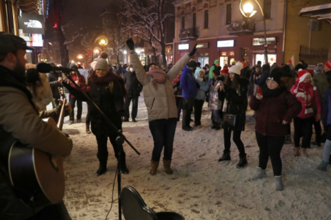 Поляків попросили “зберігати здоровий глузд” після послаблення карантину