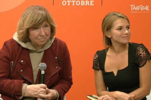Алексиевич сомневается, что ей позволят возвратиться в Беларусь