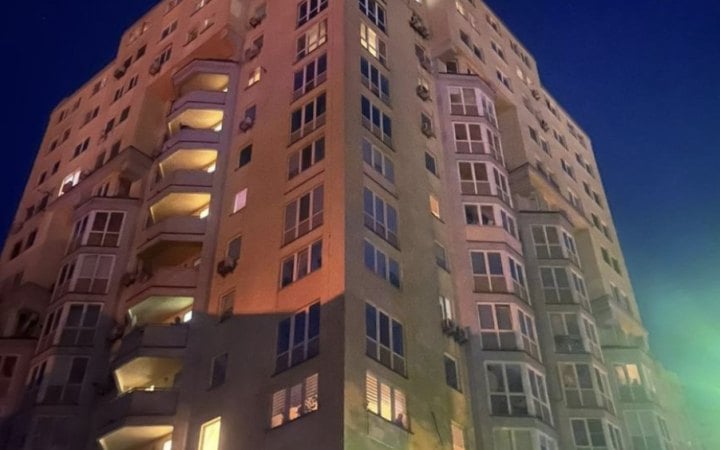 Росіяни атакували Україну безпілотниками, у Києві пошкоджено будинок (оновлено)