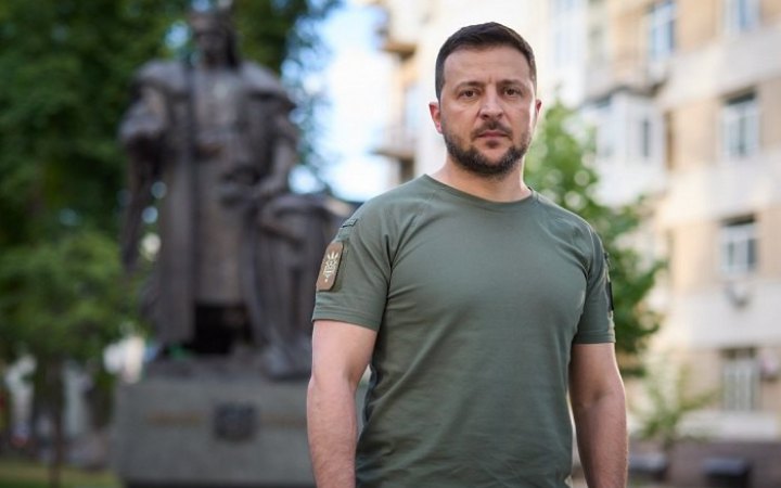Зеленський привітав українців із Днем Конституції