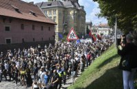 У Львові ховають Ірину Фаріон, попрощатися прийшли тисячі осіб