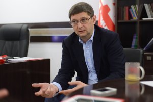 Оппозиция начала собирать подписи за евроинтеграцию