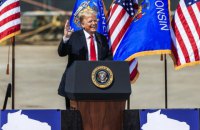 У Трампа требуют проверить уши участников дебатов на "подсказчики"