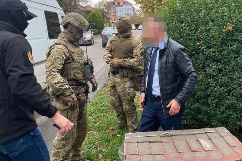Заместителя главы Закарпатского облсовета поймали на взятке в более полумиллиона гривень