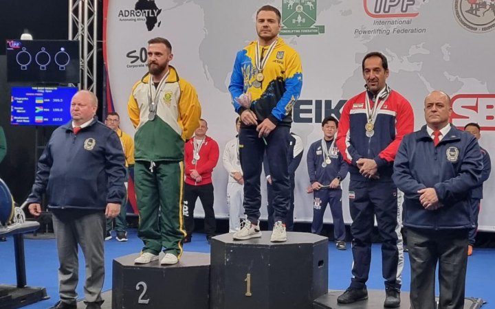 Український пауерліфтер виграв ЧС і не потис руку іранцю на нагородженні