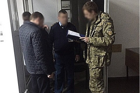 Нацполиция завела 49 дел на таможенников и налоговиков