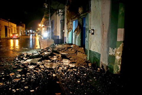 Число жертв землетрясения в Мексике превысило 60 человек