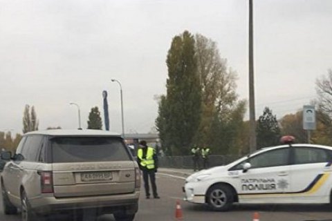 Правоохранители сняли ограничения на въезд машин в Киев