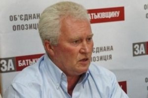 Суд затребовал справку о сдаче Корнацким российского паспорта