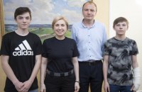 Двох студентів Маріупольського коледжу повернули на підконтрольну Україні територію