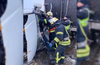 На Дніпропетровщині внаслідок зіткнення вантажівок загинув чоловік